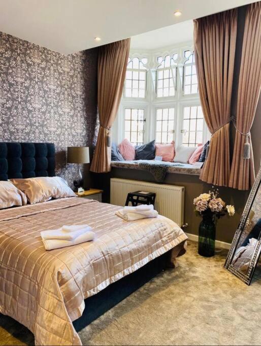The Most Central Apartment In Canterbury Stunning Interiors, Fully Equipped, City Views And Free Wifi! Dış mekan fotoğraf