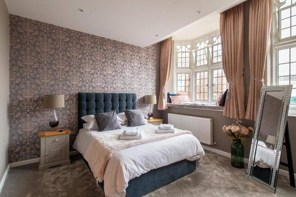 The Most Central Apartment In Canterbury Stunning Interiors, Fully Equipped, City Views And Free Wifi! Dış mekan fotoğraf