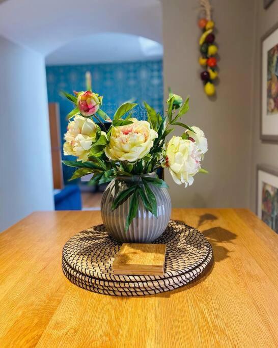 The Most Central Apartment In Canterbury Stunning Interiors, Fully Equipped, City Views And Free Wifi! Dış mekan fotoğraf