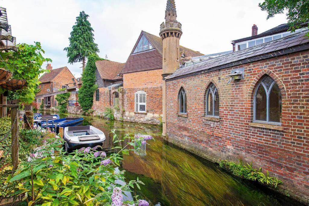 The Most Central Apartment In Canterbury Stunning Interiors, Fully Equipped, City Views And Free Wifi! Dış mekan fotoğraf
