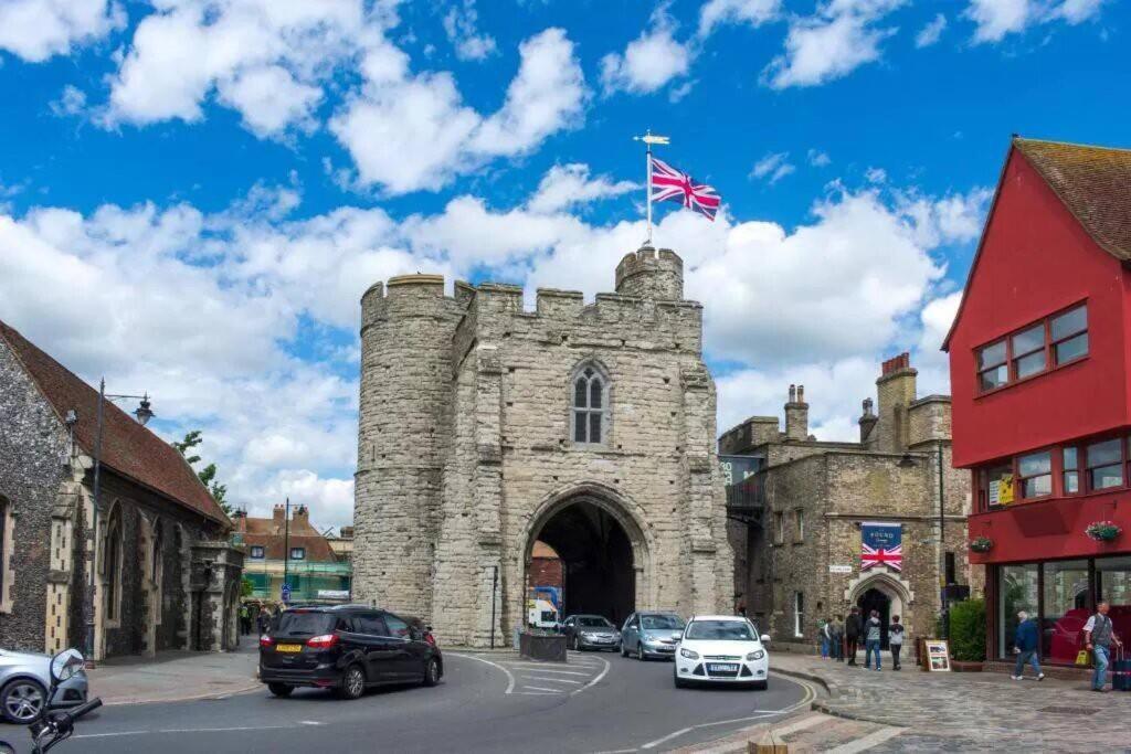 The Most Central Apartment In Canterbury Stunning Interiors, Fully Equipped, City Views And Free Wifi! Dış mekan fotoğraf