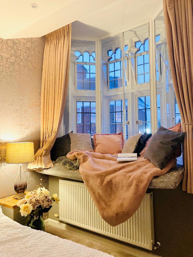 The Most Central Apartment In Canterbury Stunning Interiors, Fully Equipped, City Views And Free Wifi! Dış mekan fotoğraf