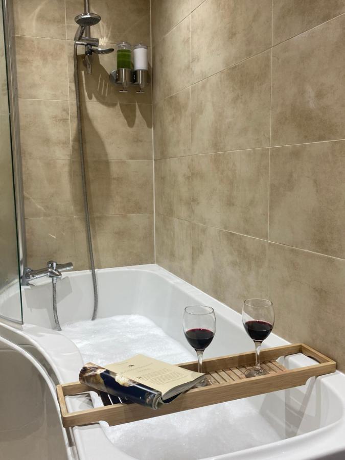 The Most Central Apartment In Canterbury Stunning Interiors, Fully Equipped, City Views And Free Wifi! Dış mekan fotoğraf